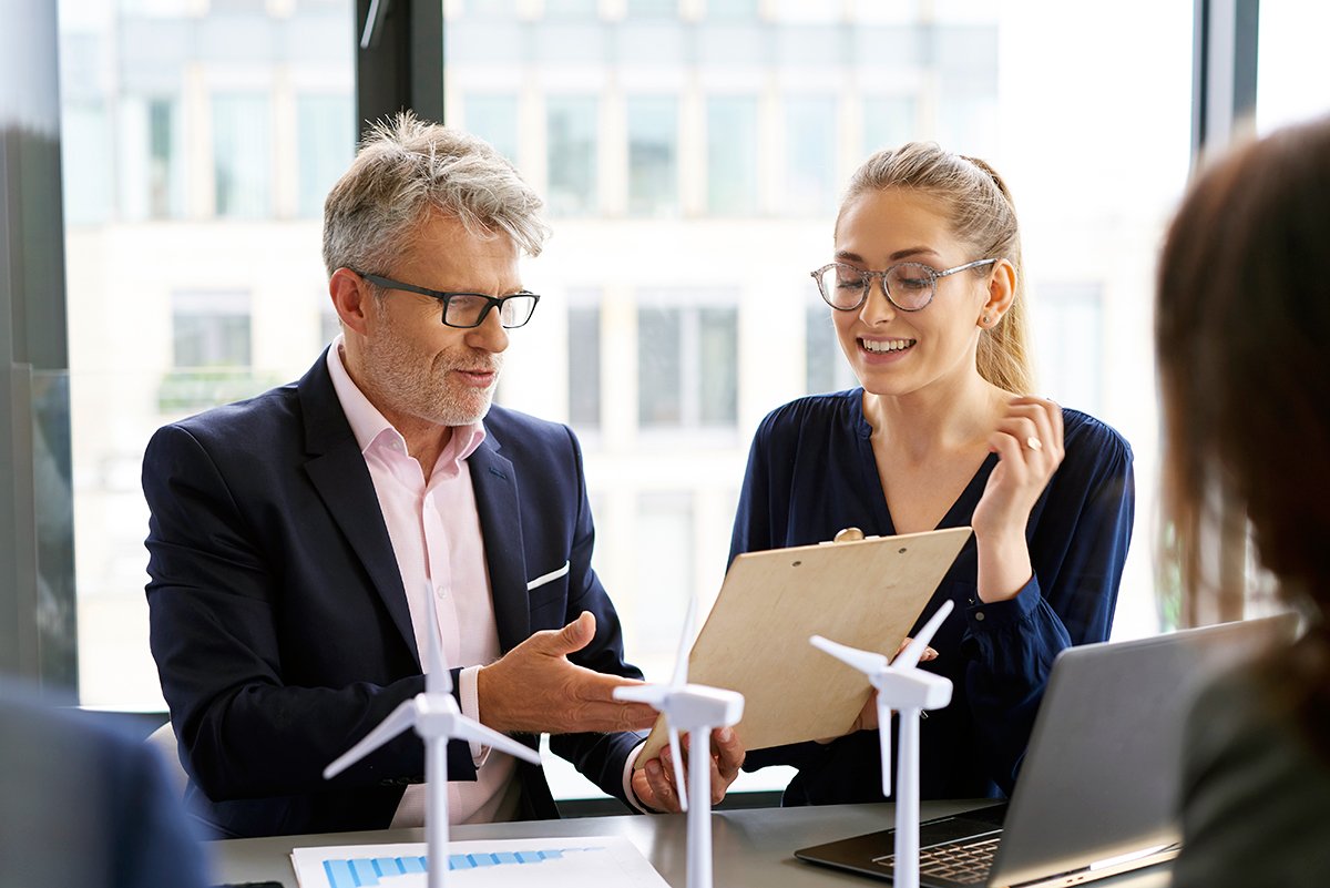 business-people-during-business-meeting-5LPY2LY.jpg